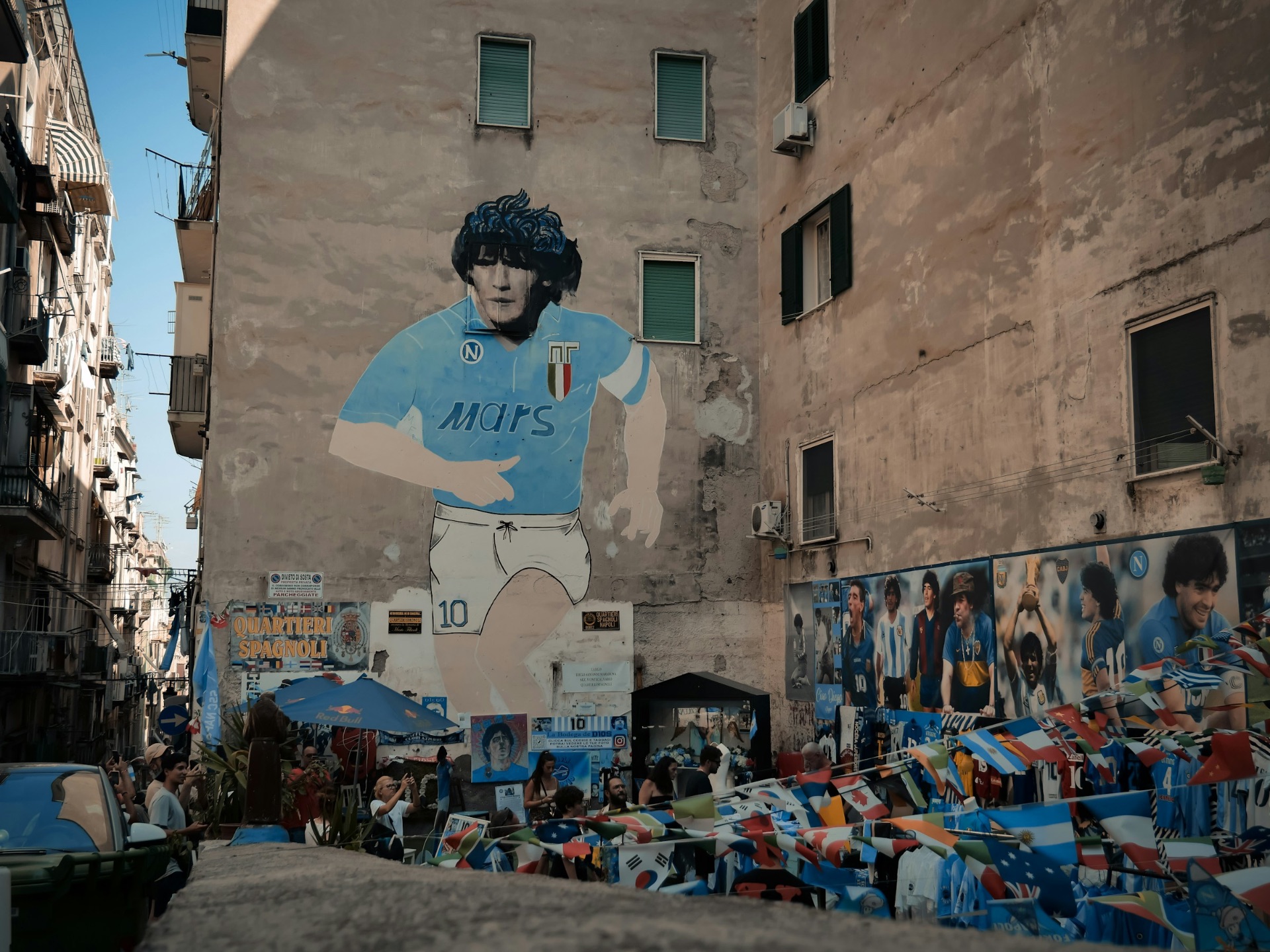 visiting-largo-maradona-in-naples-more-than-maradona